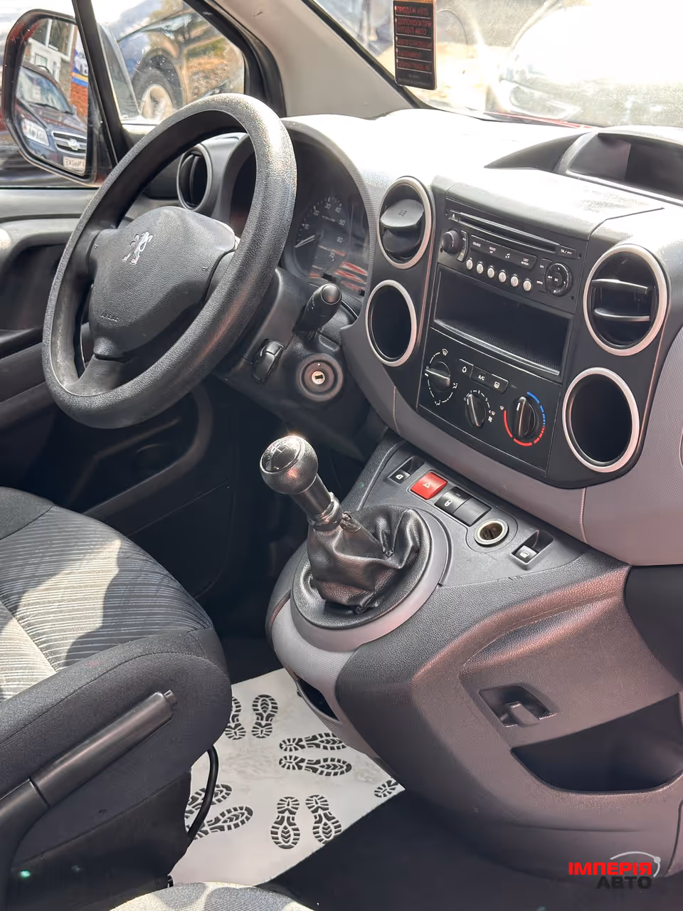 Peugeot Partner - фото 3