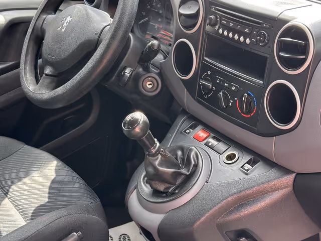 Peugeot Partner - фото 3