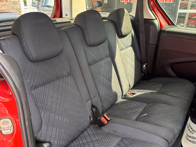 Peugeot Partner - фото 4