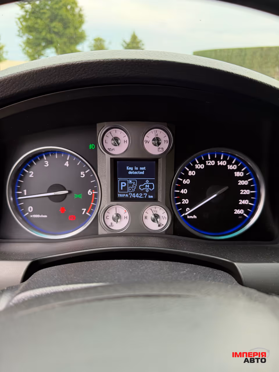 Lexus LX - фото 9