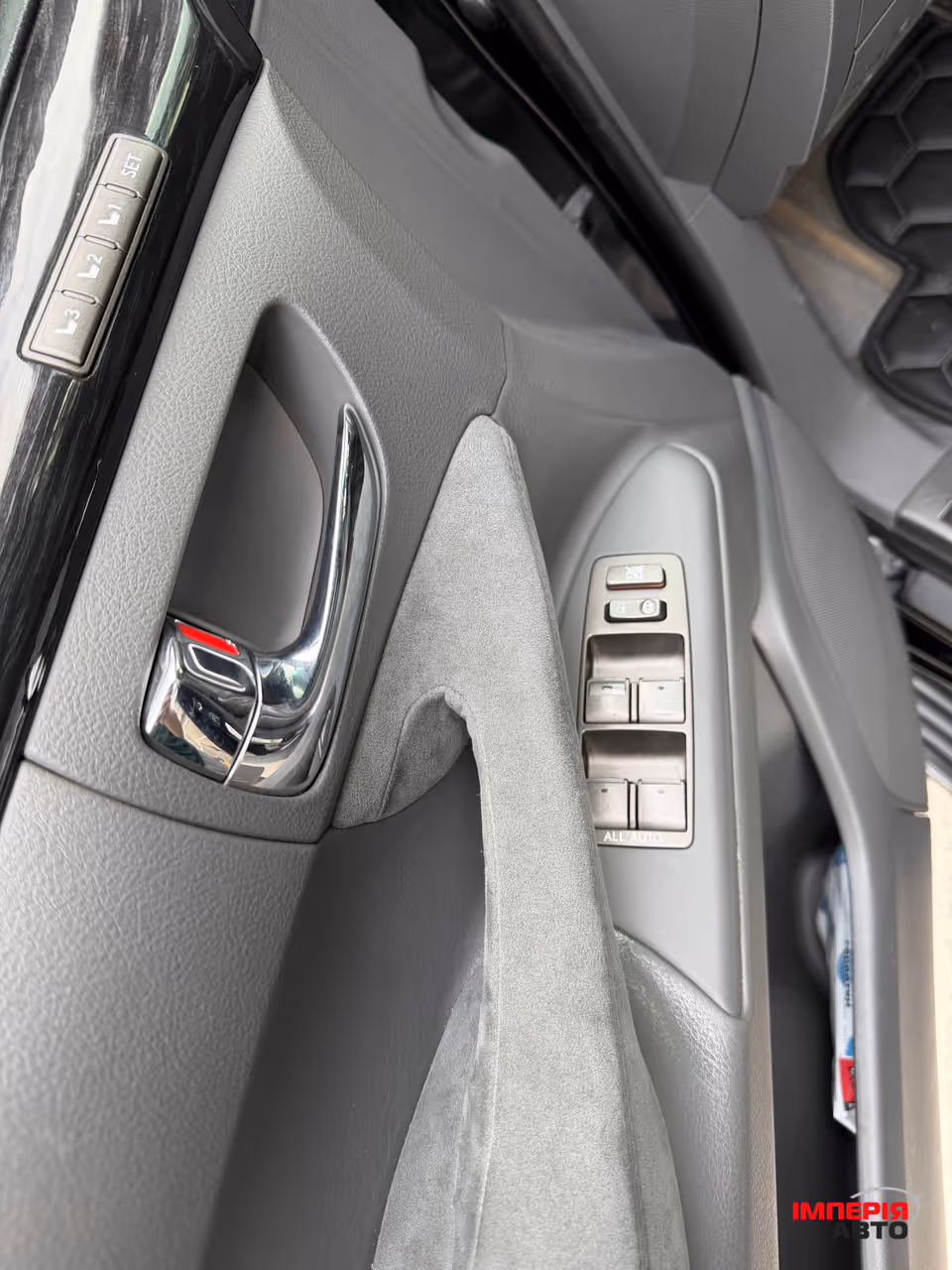 Lexus LX - фото 8