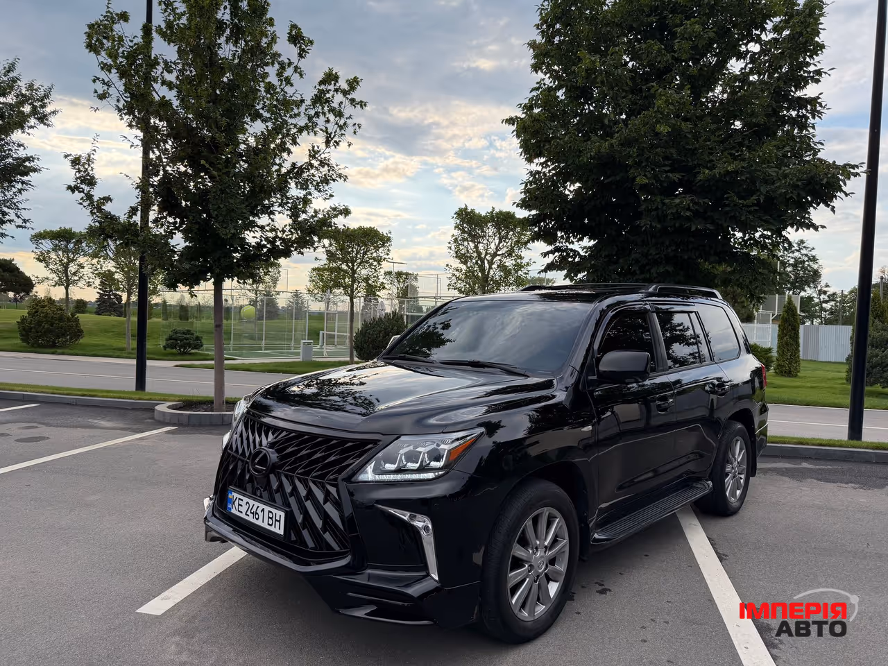 Lexus LX - фото 2