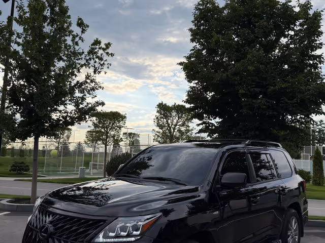 Lexus LX - фото 1