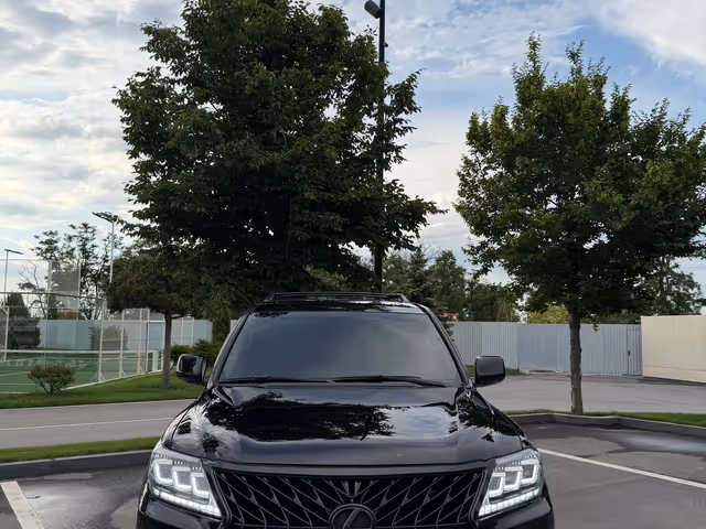 Lexus LX - фото 3