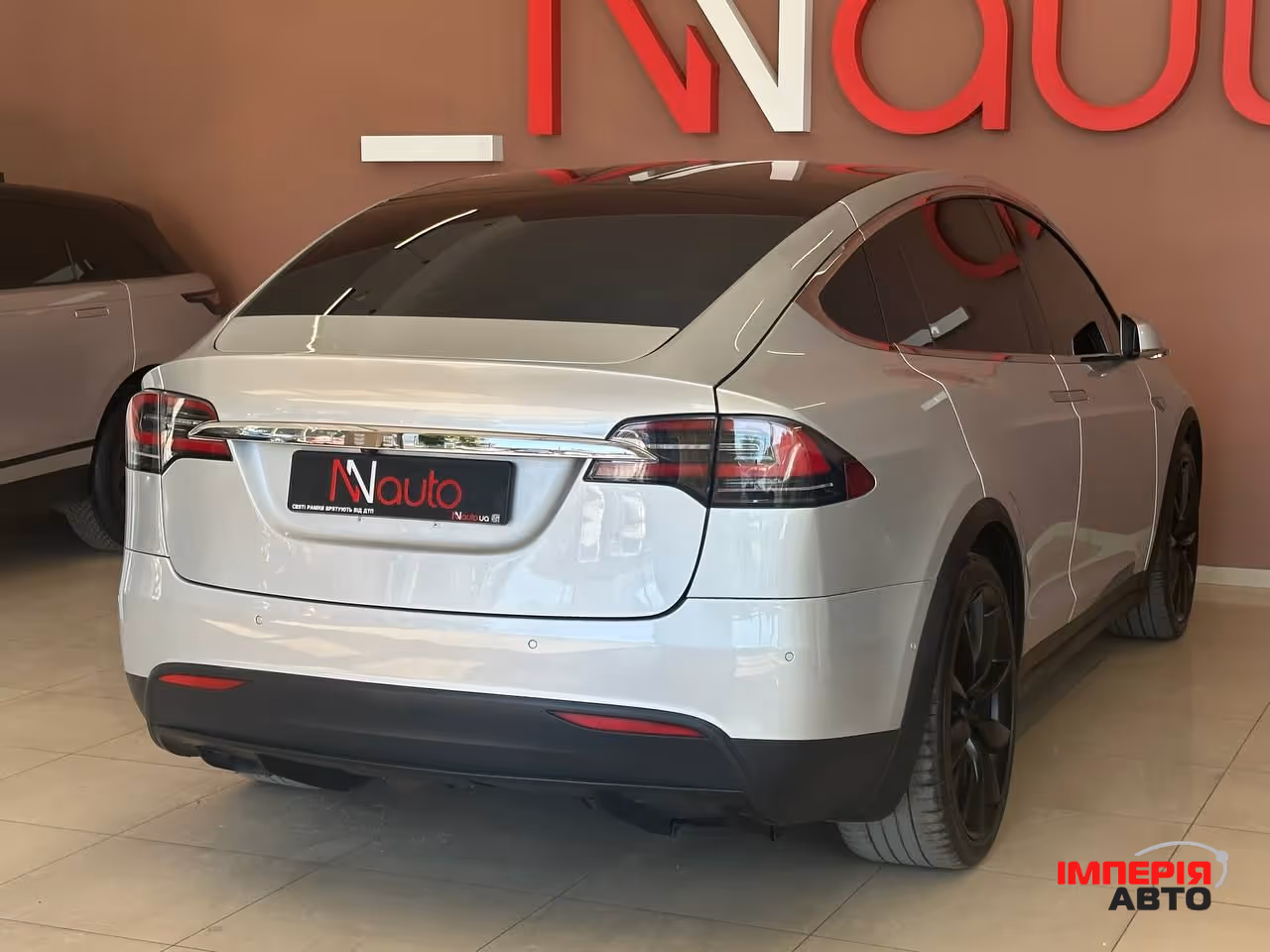 Tesla Model X - фото 5