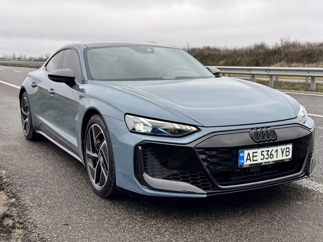 Audi RS e-tron GT - фото 2