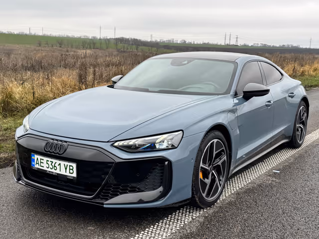 Audi RS e-tron GT - фото 3