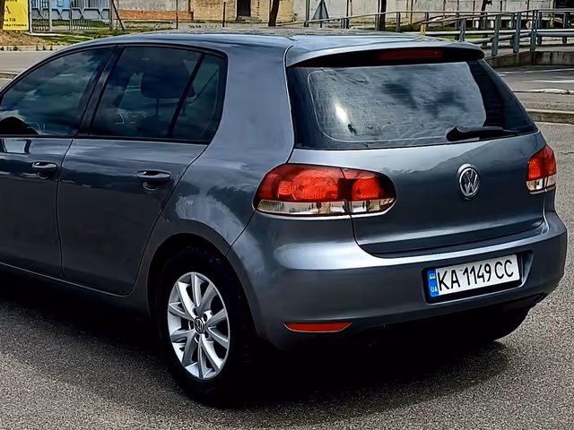 Volkswagen Golf - фото 3