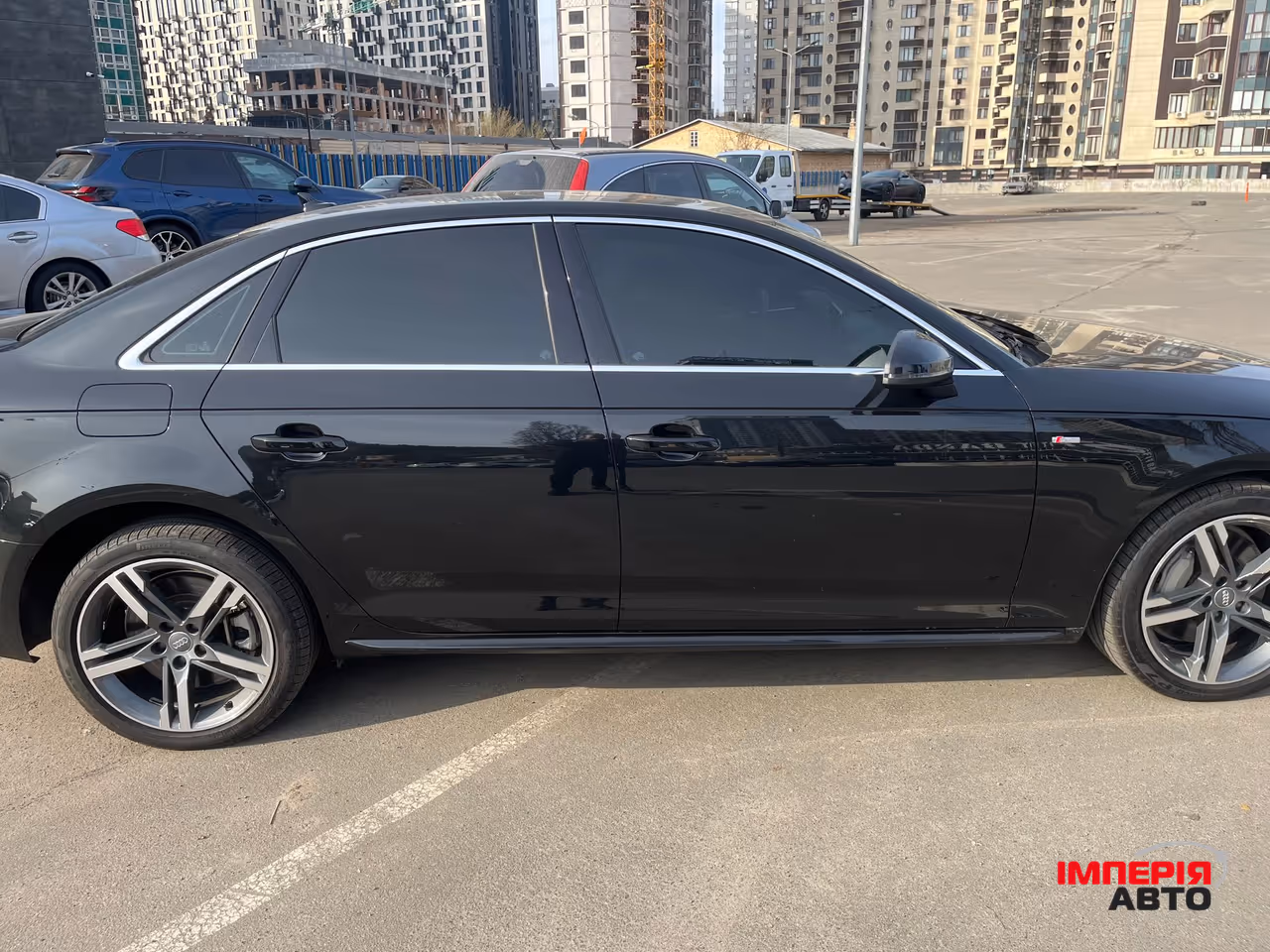 Audi A4 - фото 5