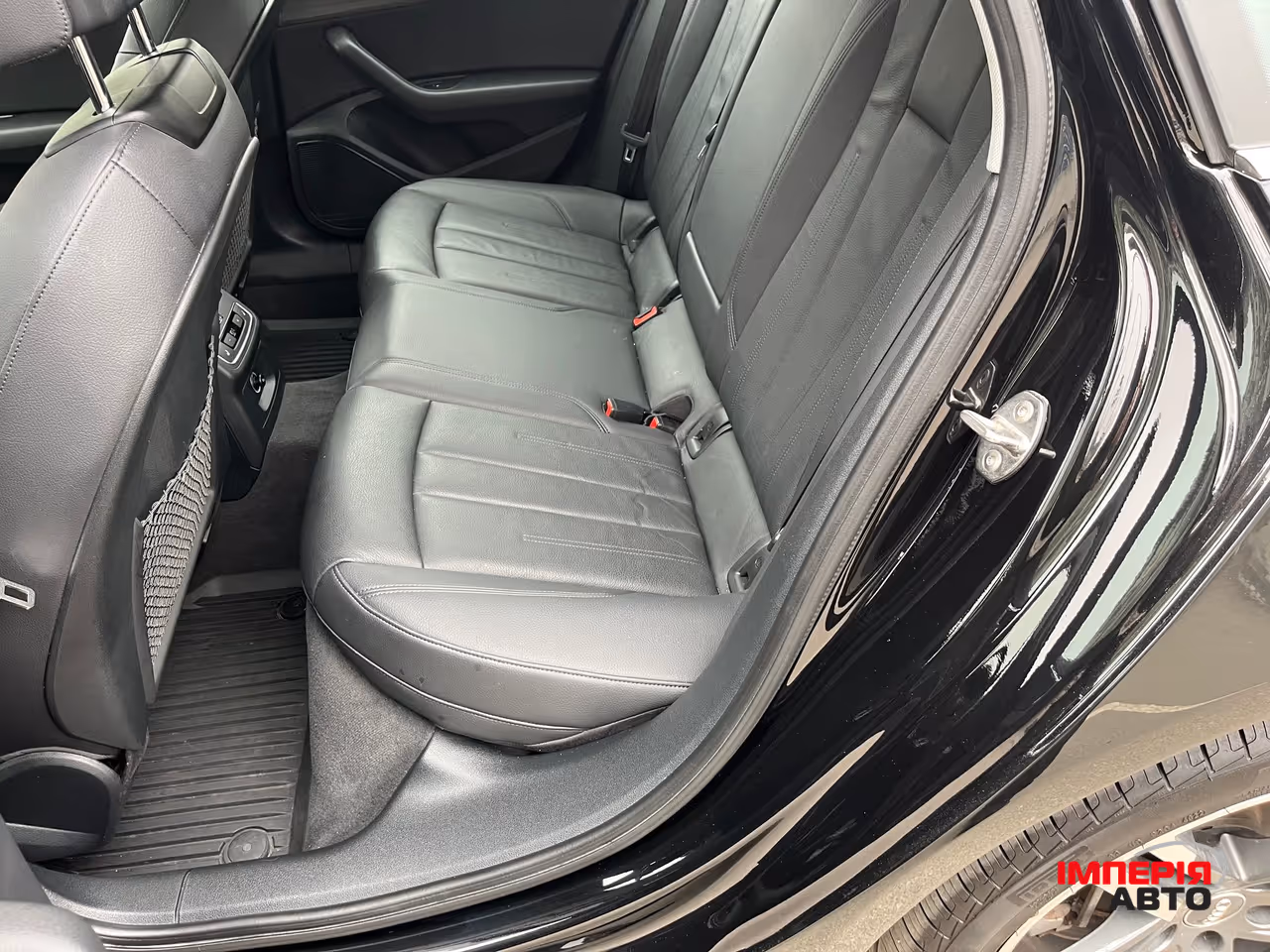 Audi A4 - фото 9