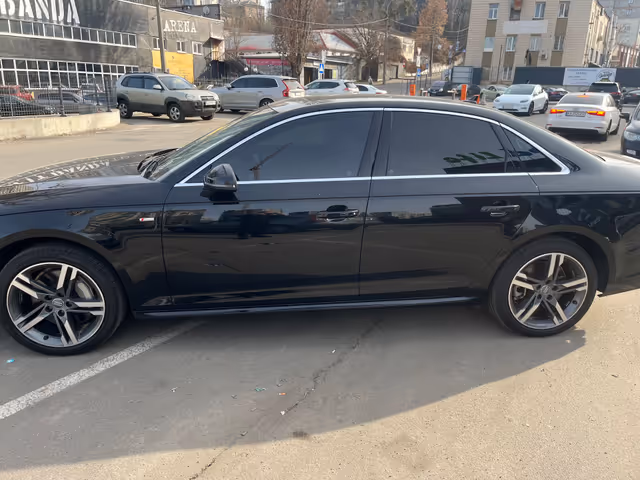 Audi A4 - фото 4