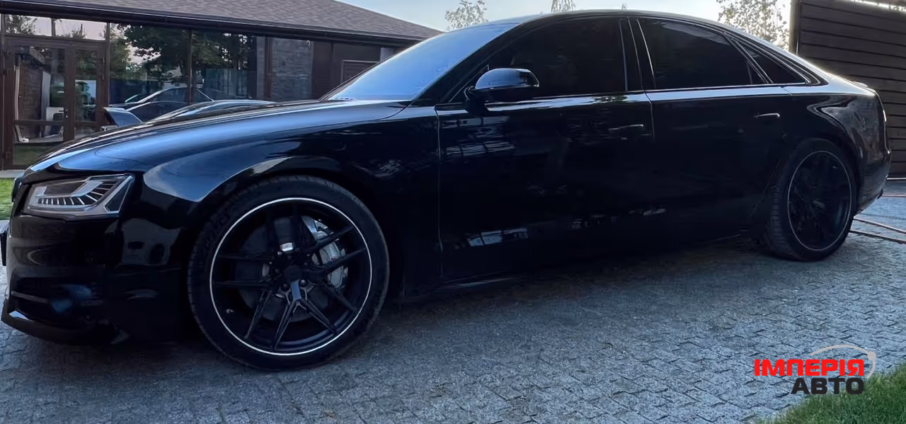 Audi S8 - фото 2