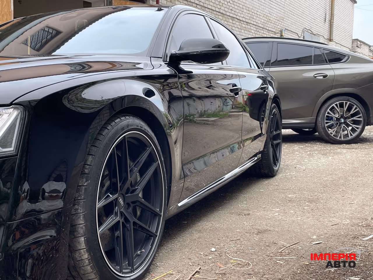 Audi S8 - фото 7