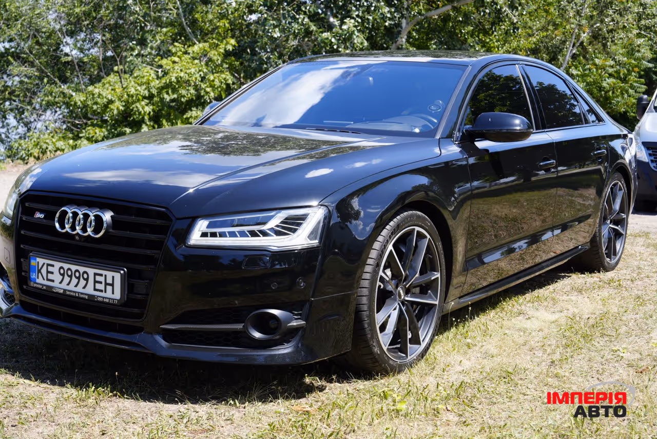 Audi S8 - фото 1