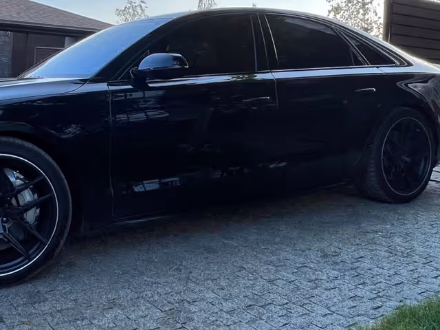 Audi S8 - фото 2