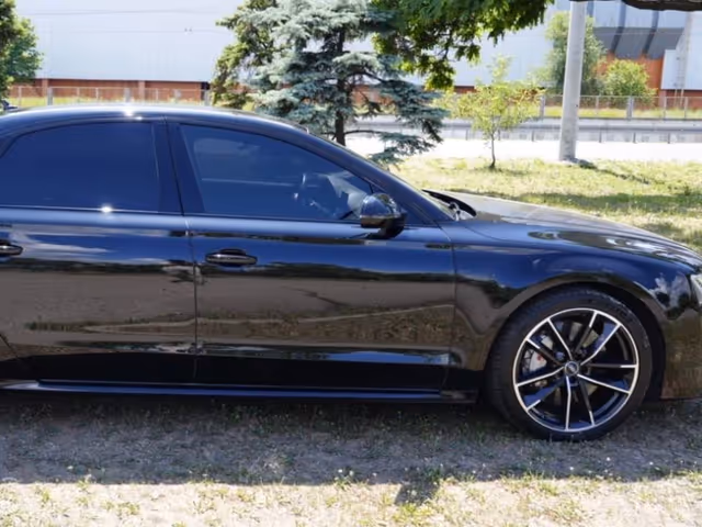 Audi S8 - фото 4