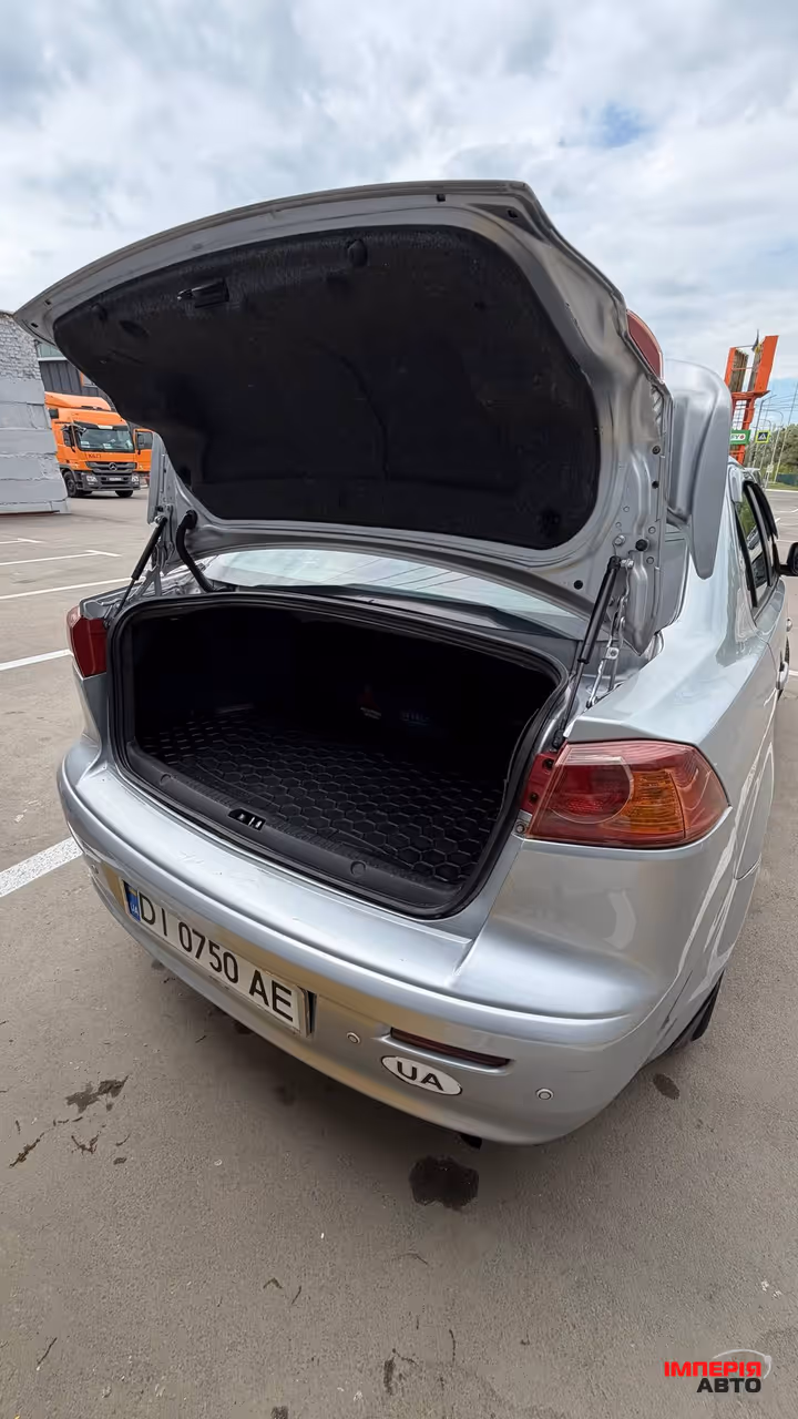 Mitsubishi Lancer - фото 6