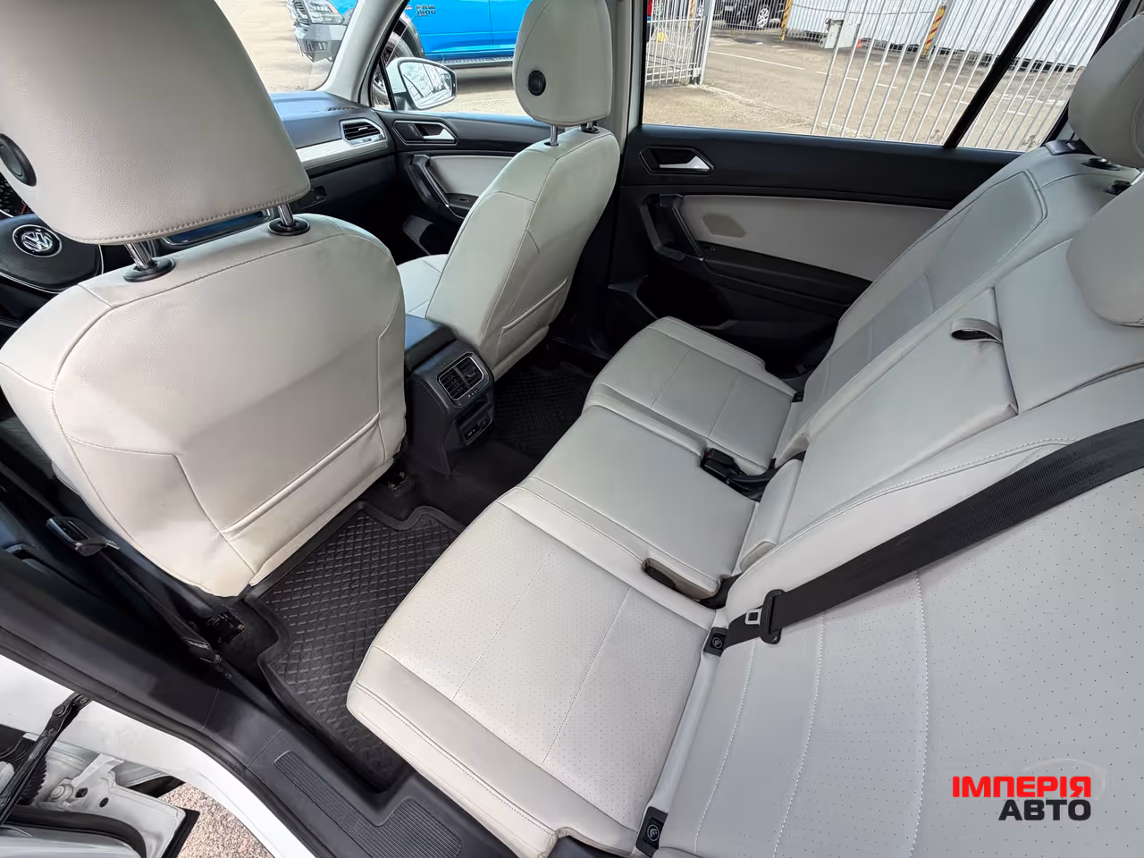 Volkswagen Tiguan - фото 12