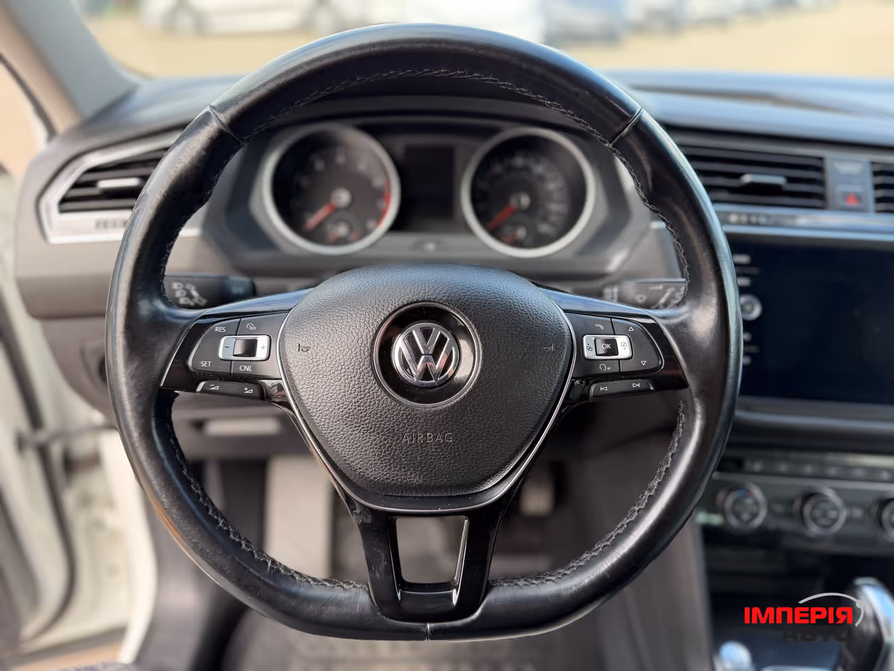 Volkswagen Tiguan - фото 7