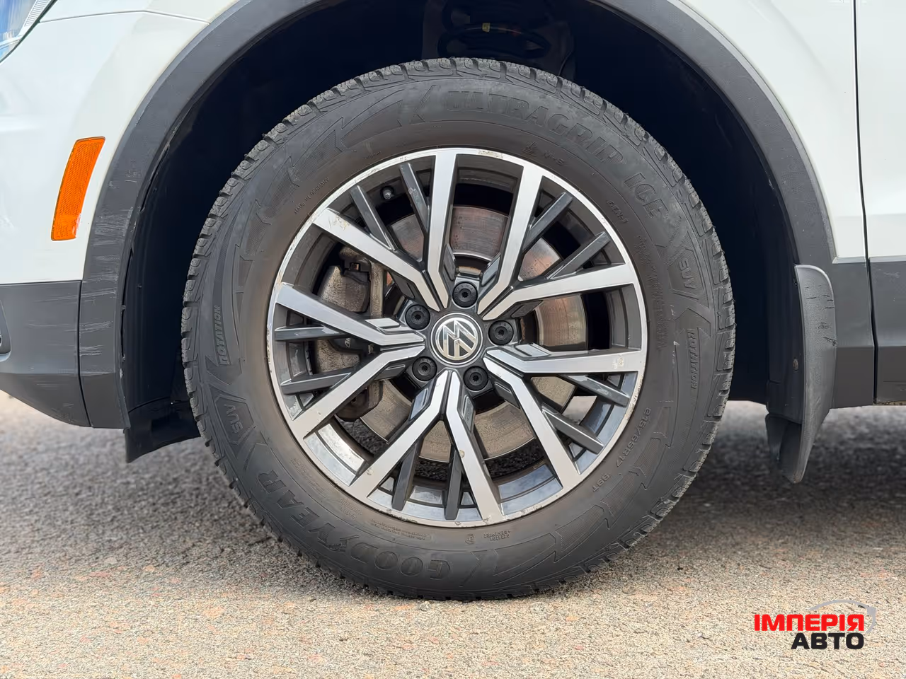 Volkswagen Tiguan - фото 6