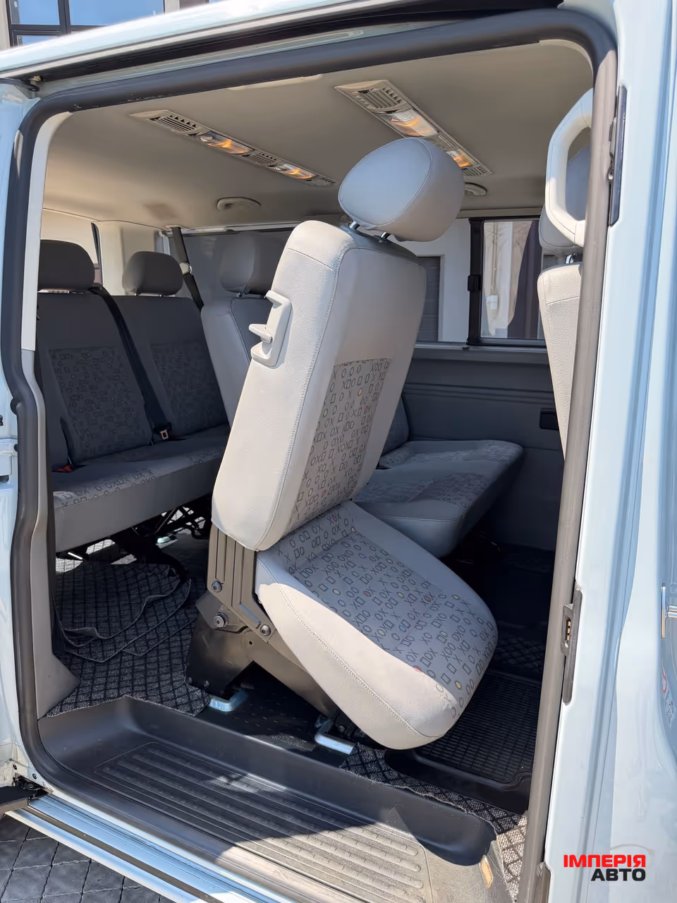 Volkswagen Transporter - фото 2