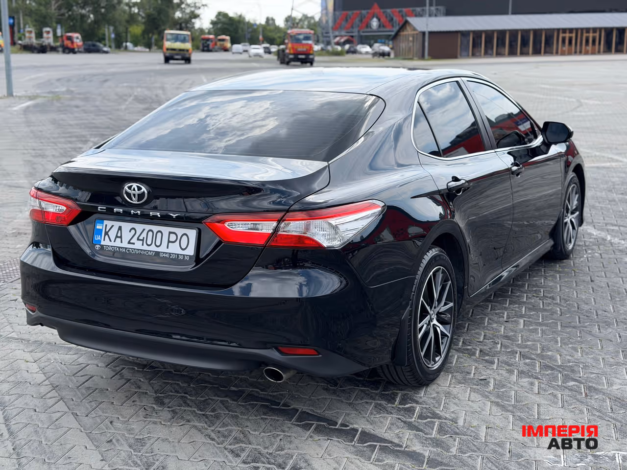 Toyota Camry - фото 5