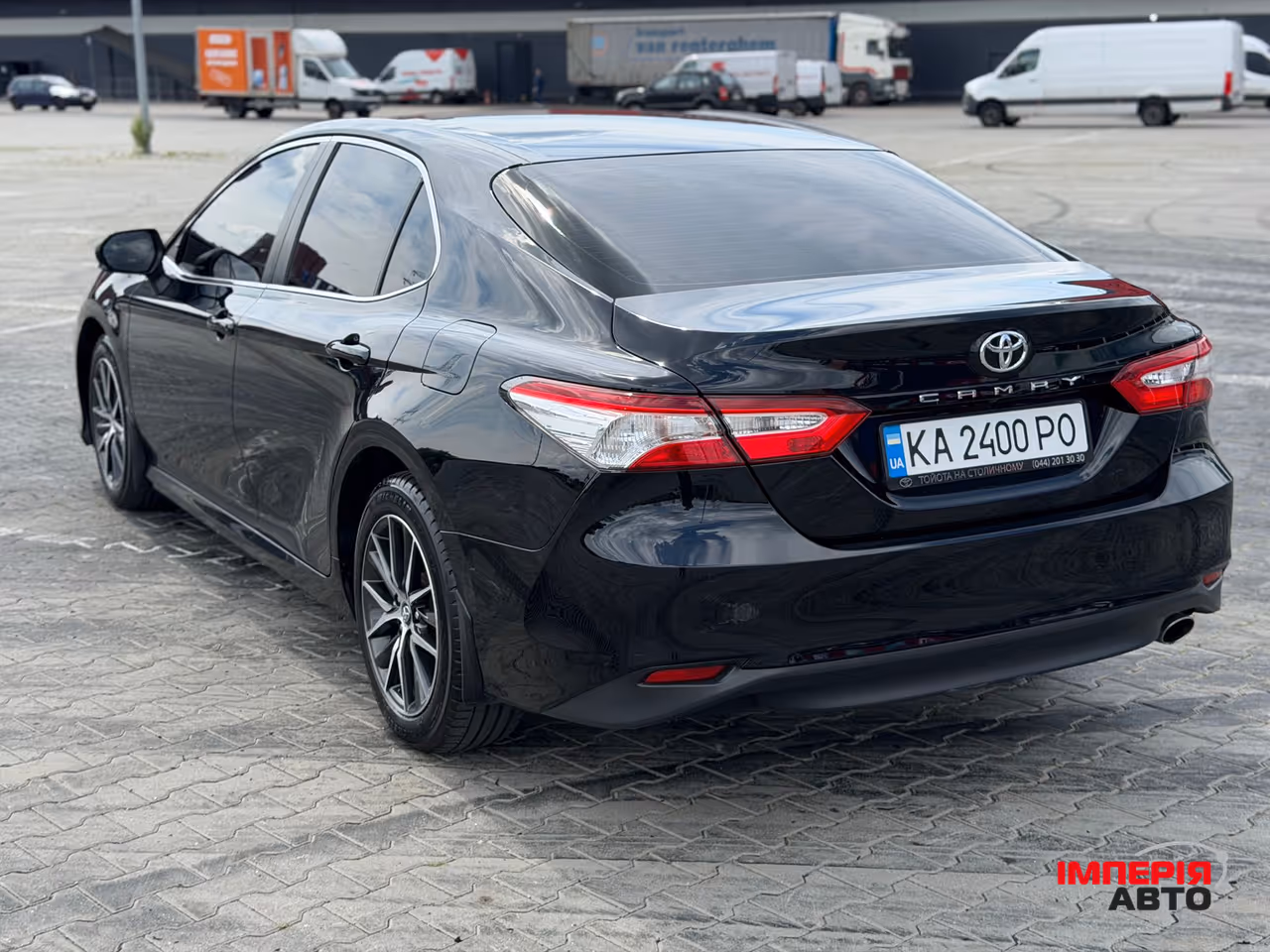 Toyota Camry - фото 6