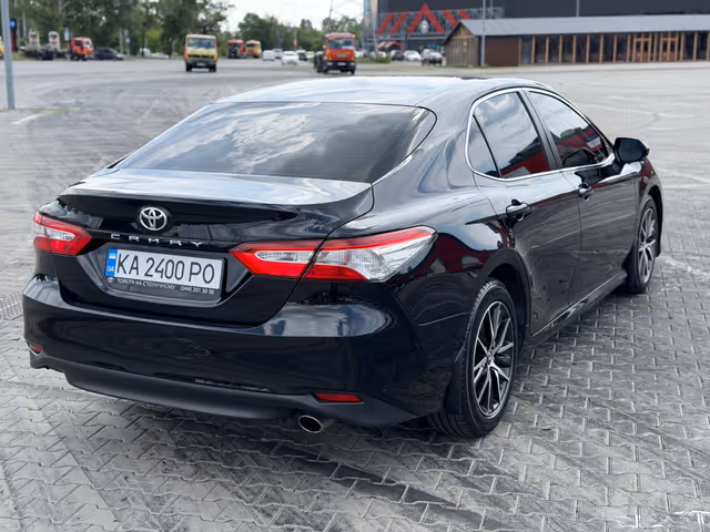 Toyota Camry - фото 5