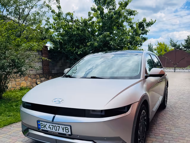 Hyundai IONIQ 5 - фото 1
