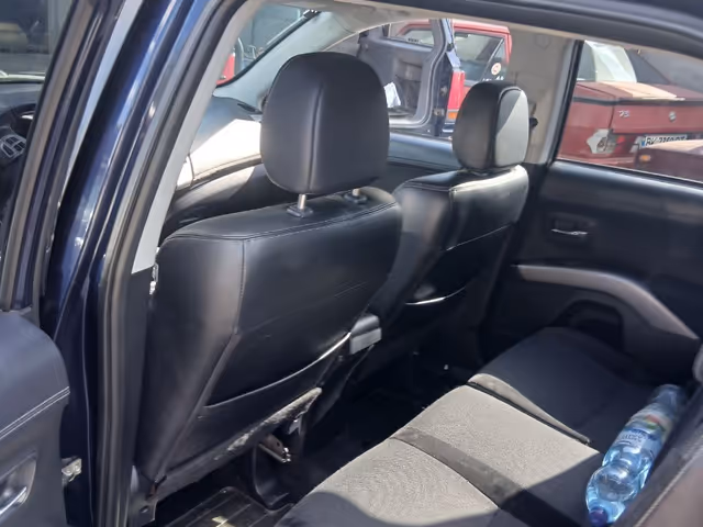 Mitsubishi Outlander - фото 5