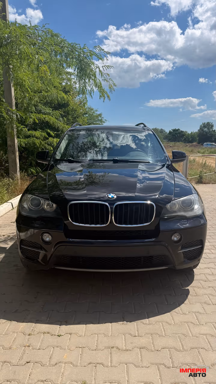 BMW X5 - фото 1