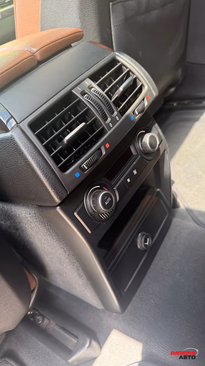 BMW X5 - фото 7