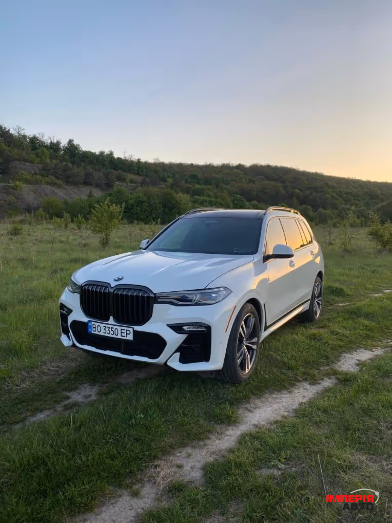 BMW X7 - фото 1