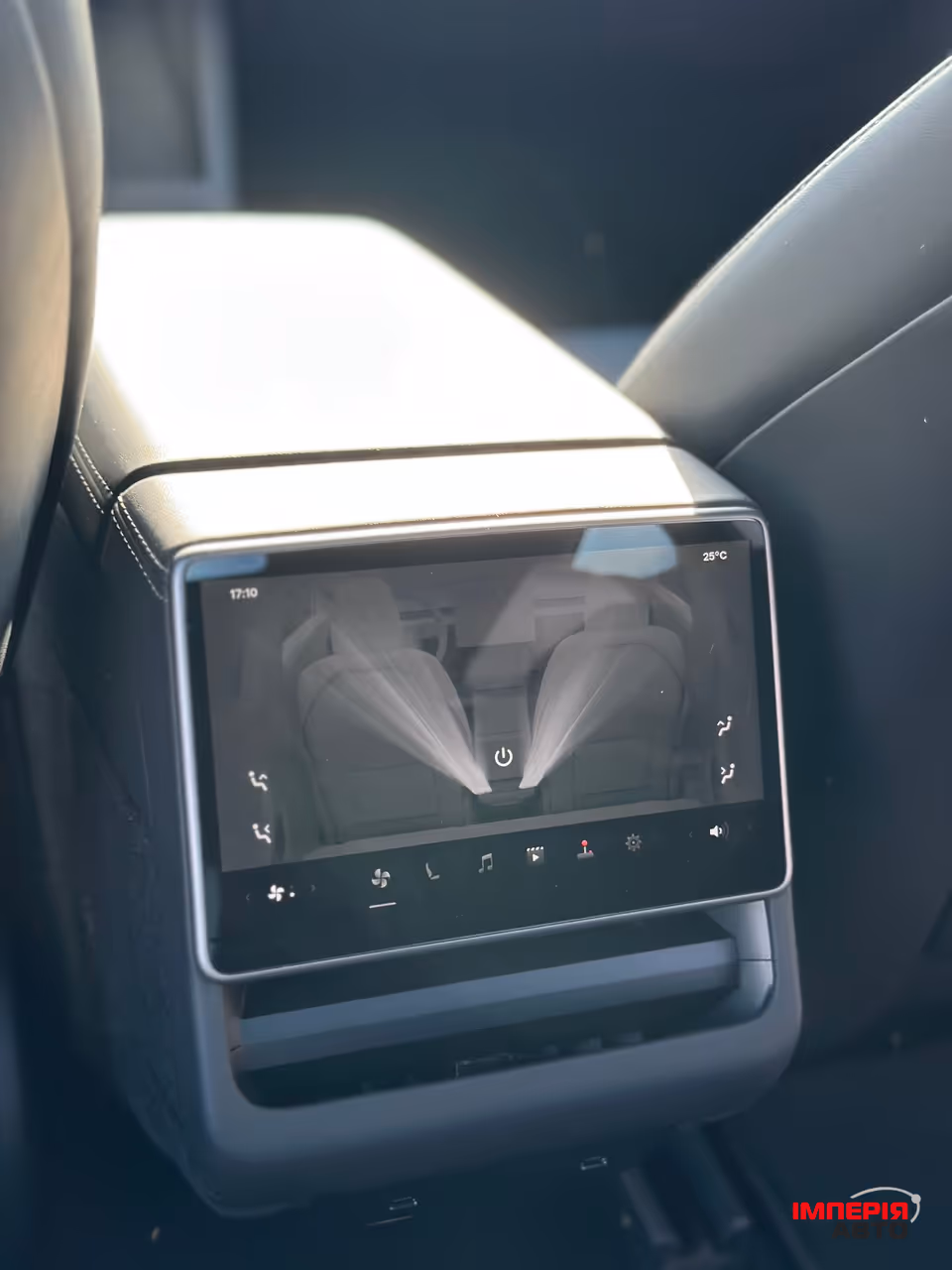 Tesla Model 3 - фото 14