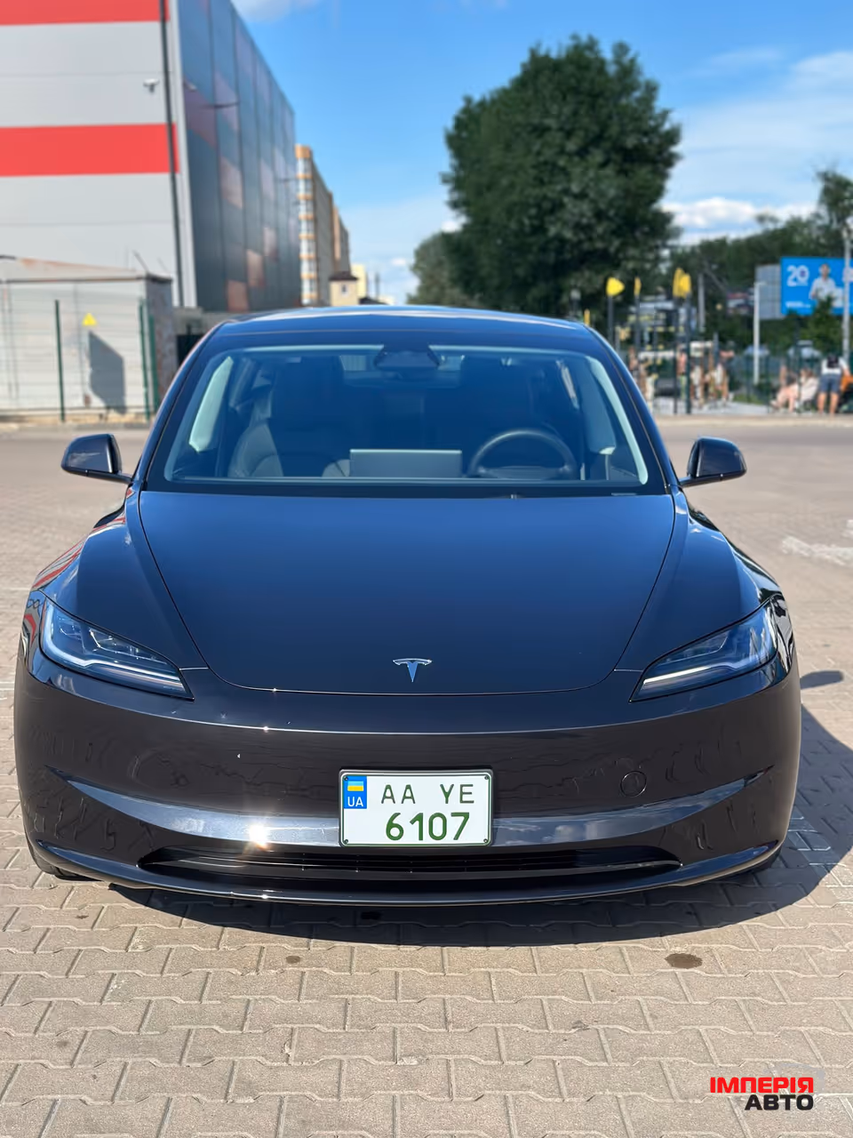 Tesla Model 3 - фото 1