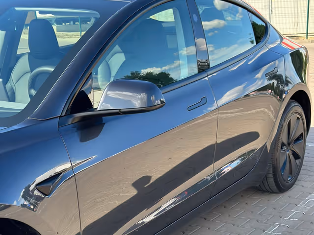 Tesla Model 3 - фото 3