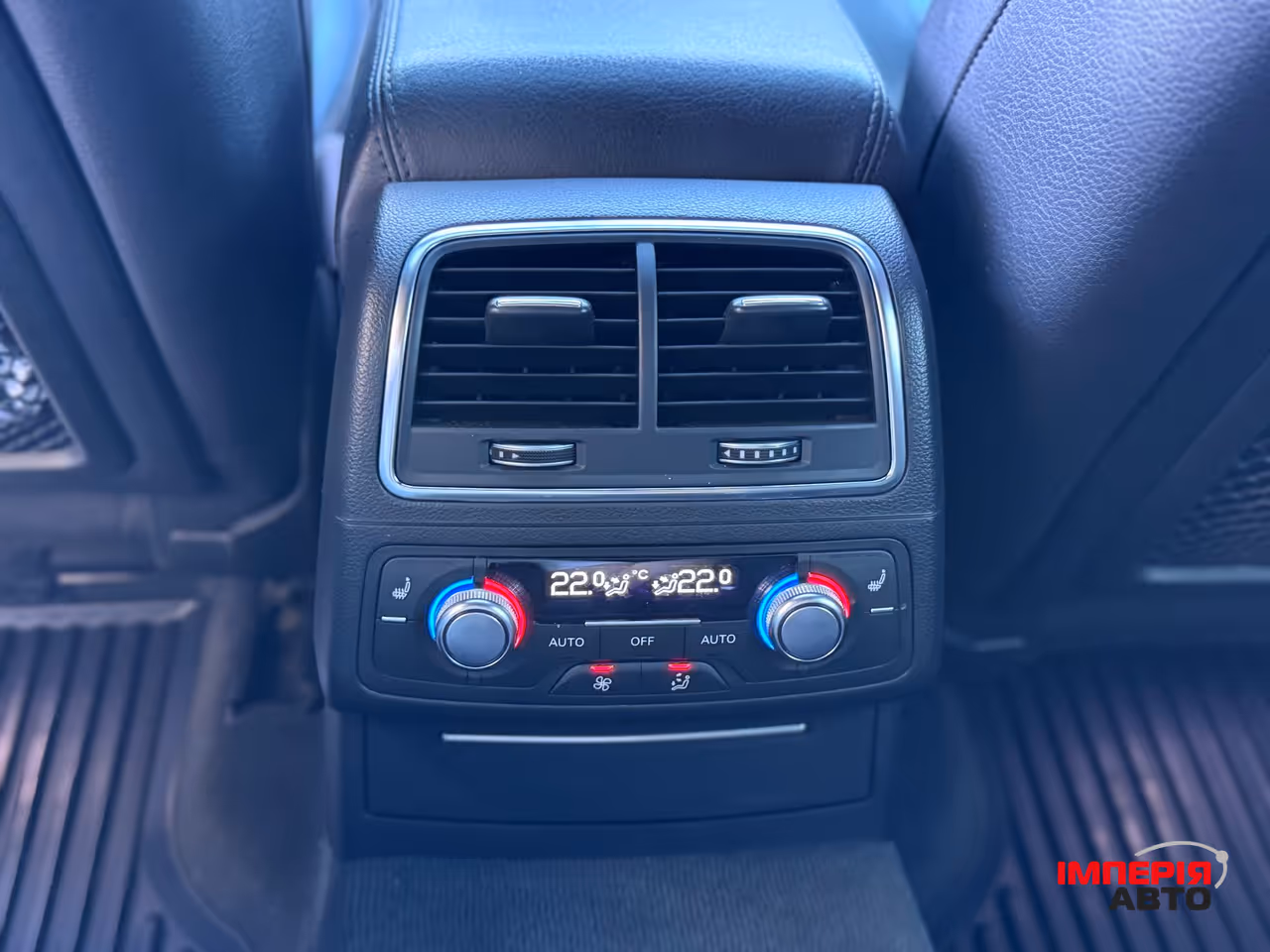 Audi A6 - фото 12