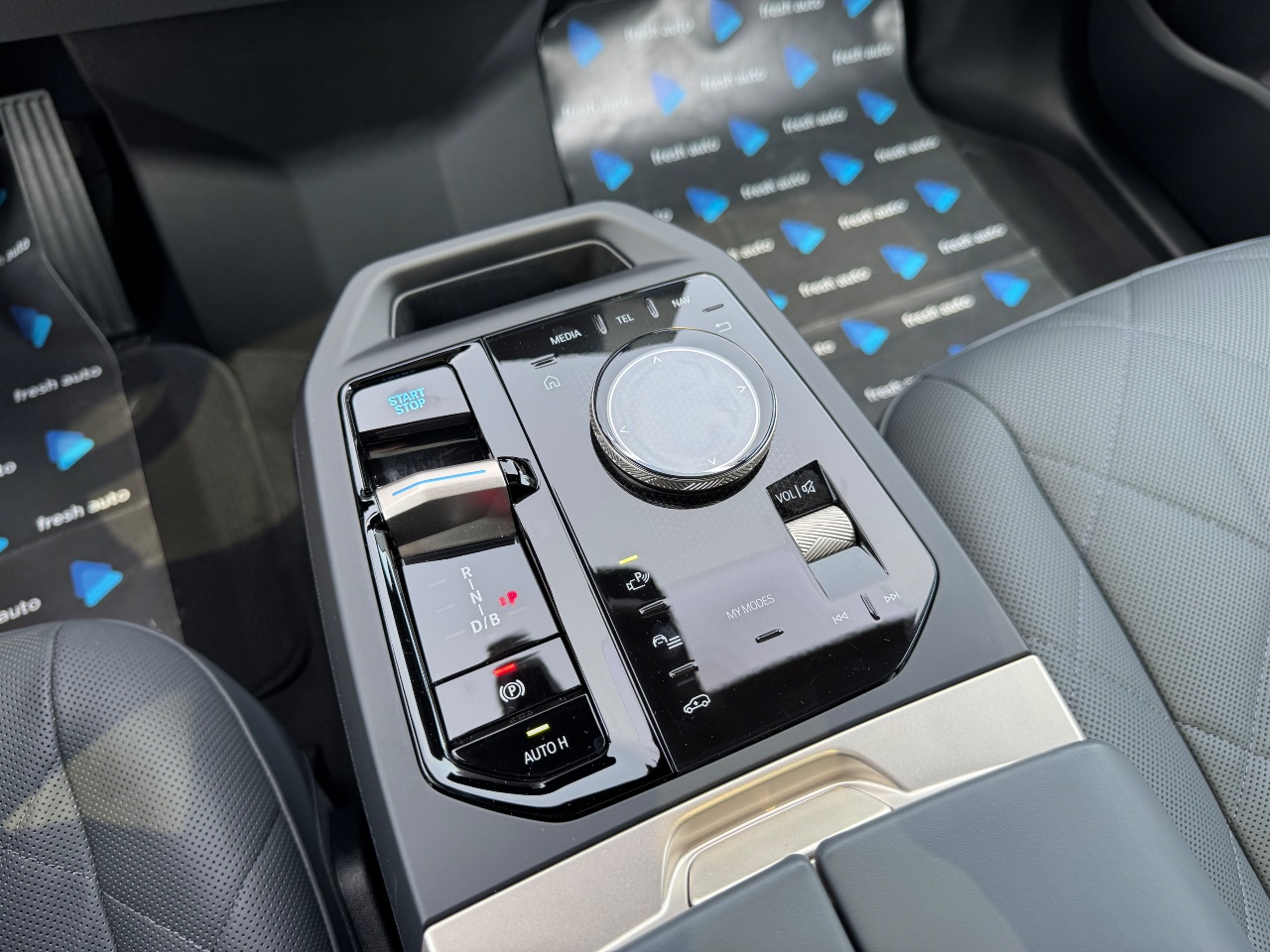 BMW iX - фото 10