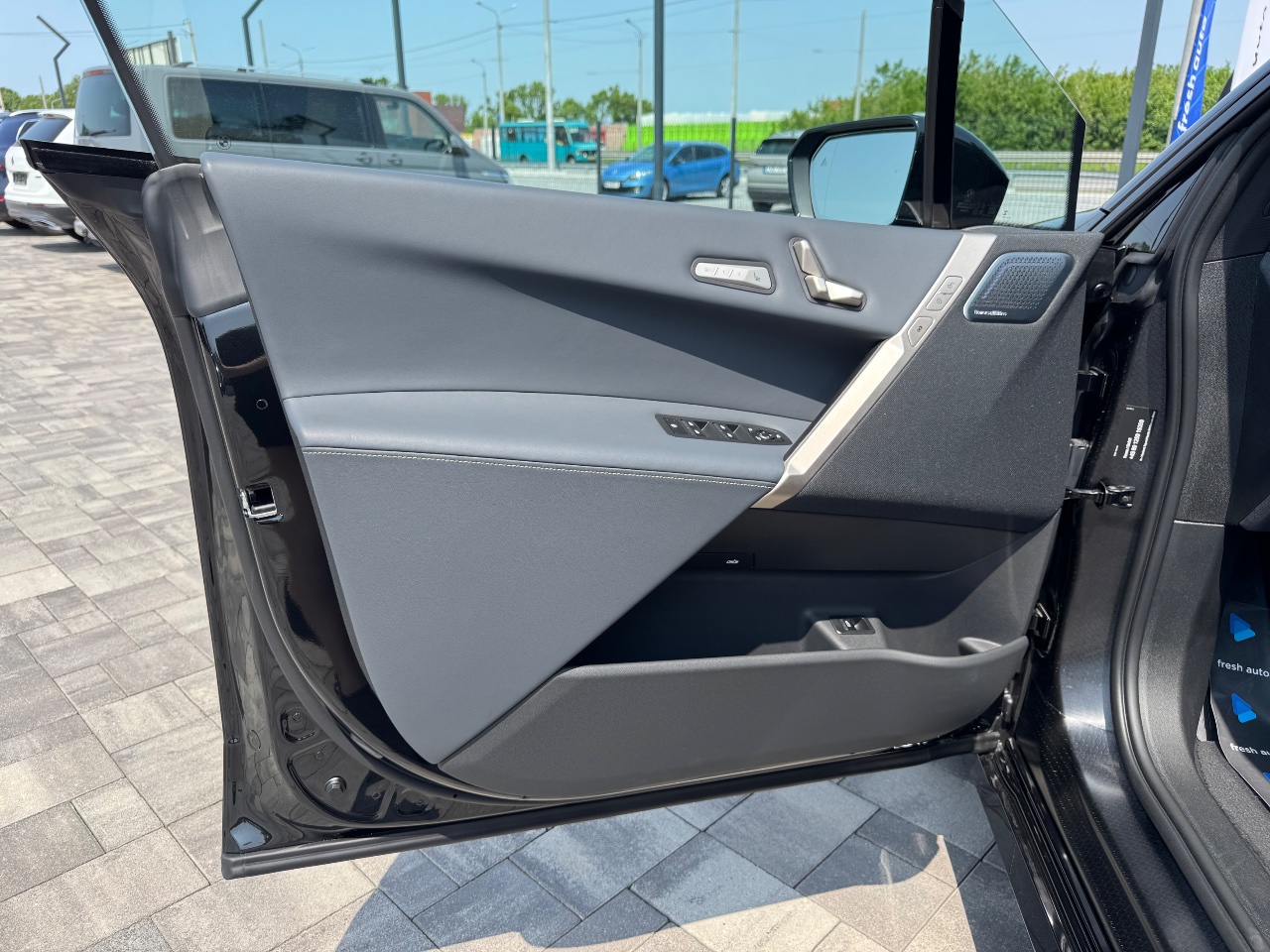 BMW iX - фото 14