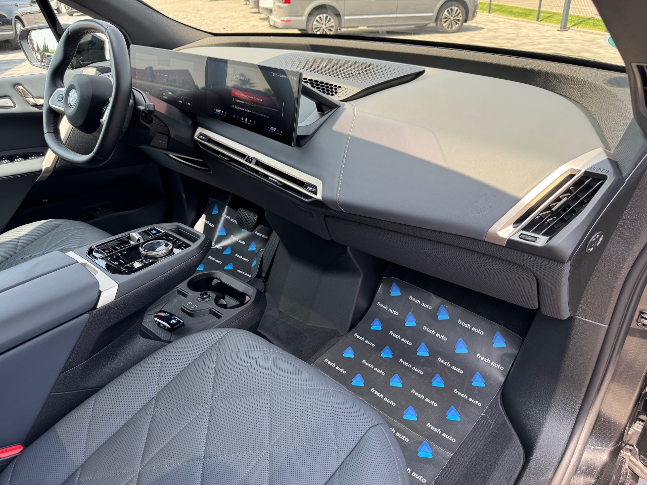 BMW iX - фото 12