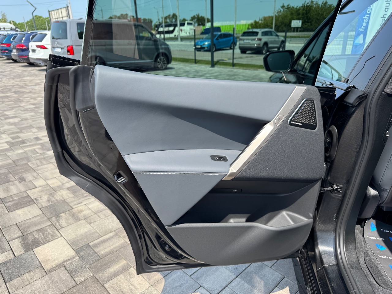 BMW iX - фото 45