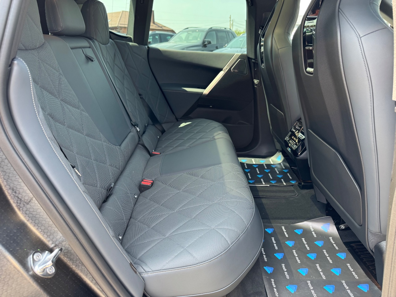 BMW iX - фото 17