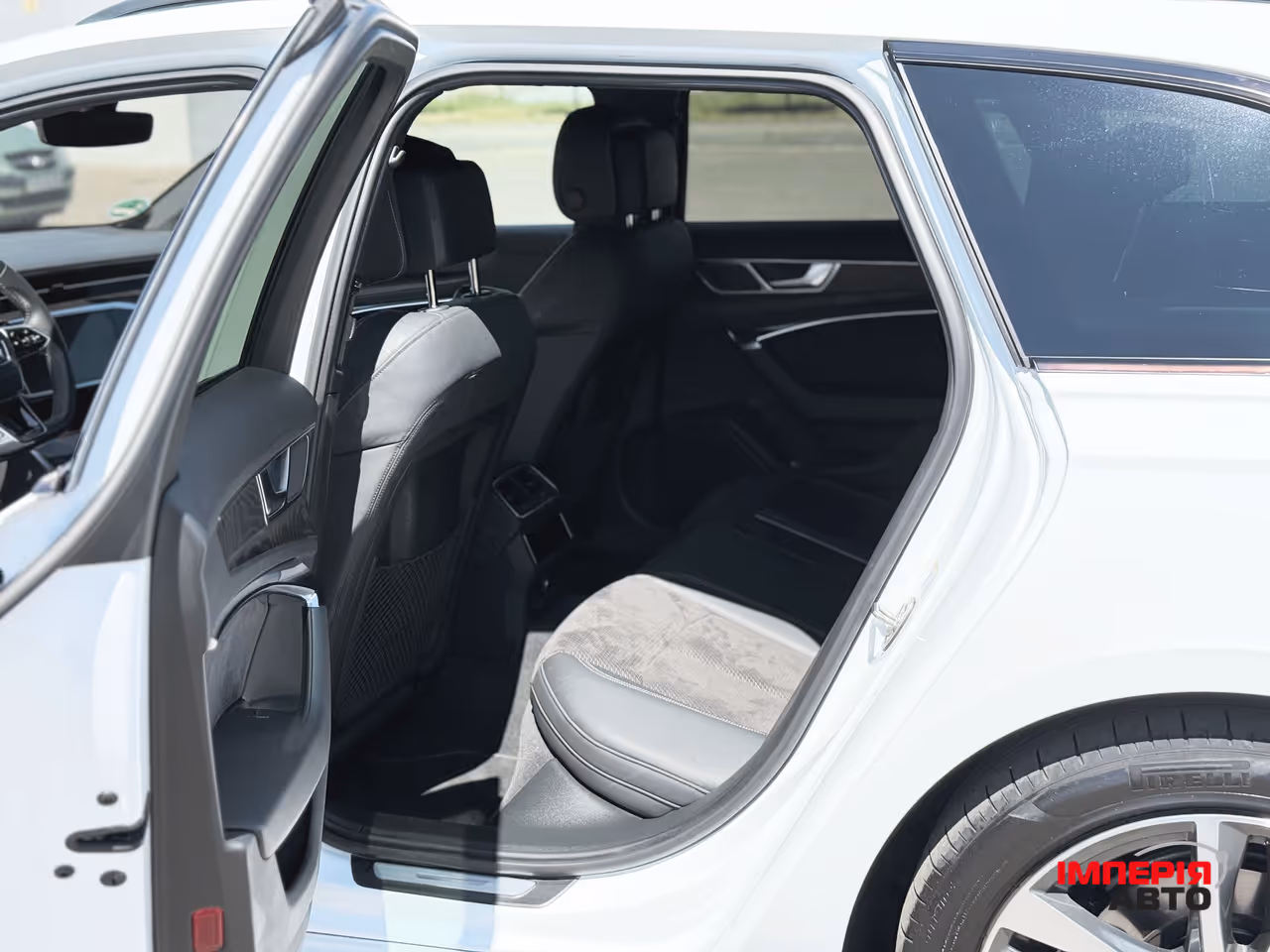 Audi A6 - фото 25