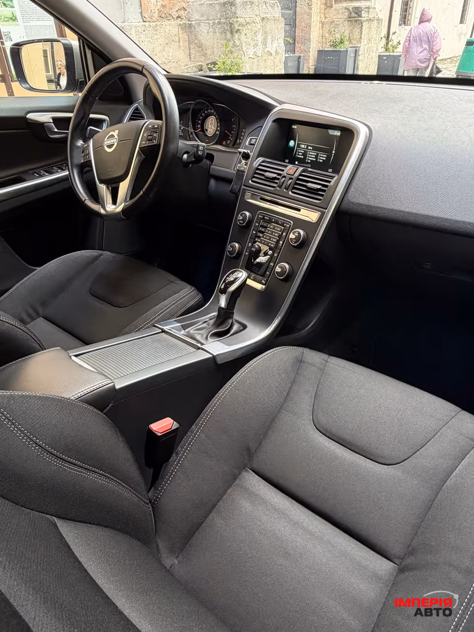 Volvo XC60 - фото 12