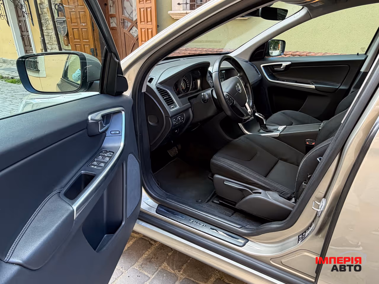 Volvo XC60 - фото 10