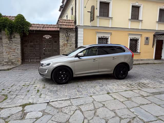 Volvo XC60 - фото 2
