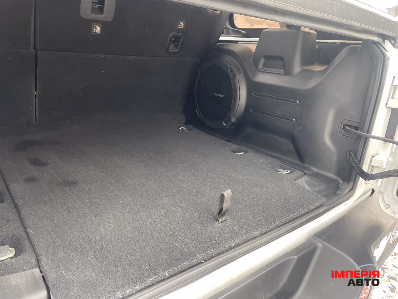 Jeep Wrangler - фото 11