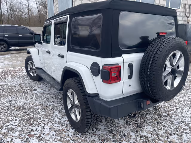 Jeep Wrangler - фото 5