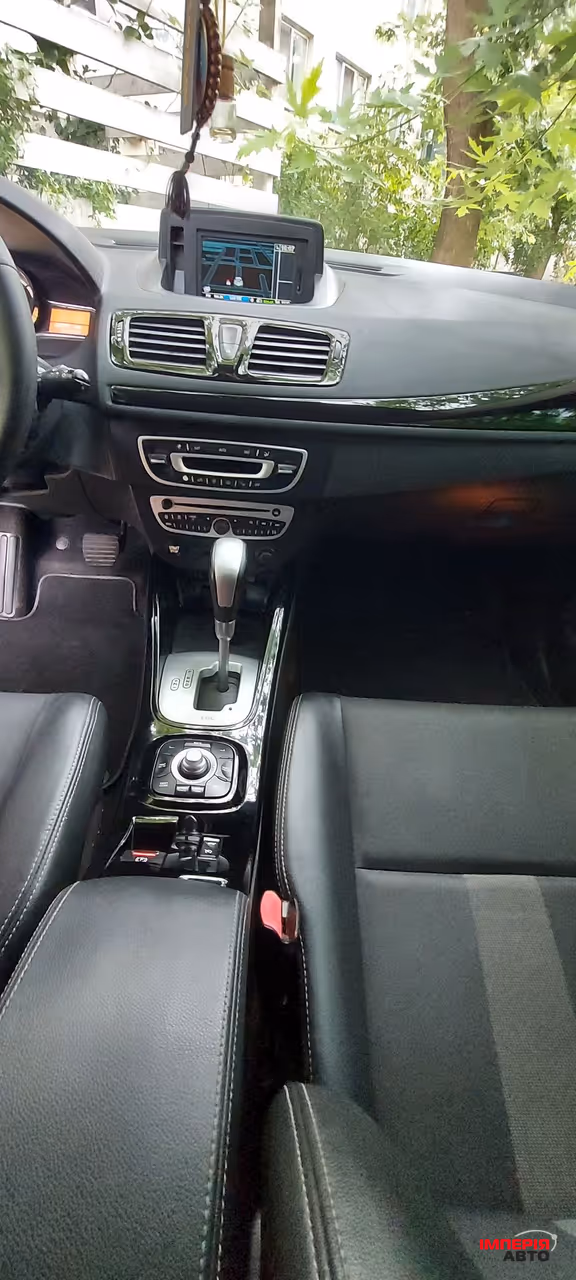 Renault Megane - фото 24
