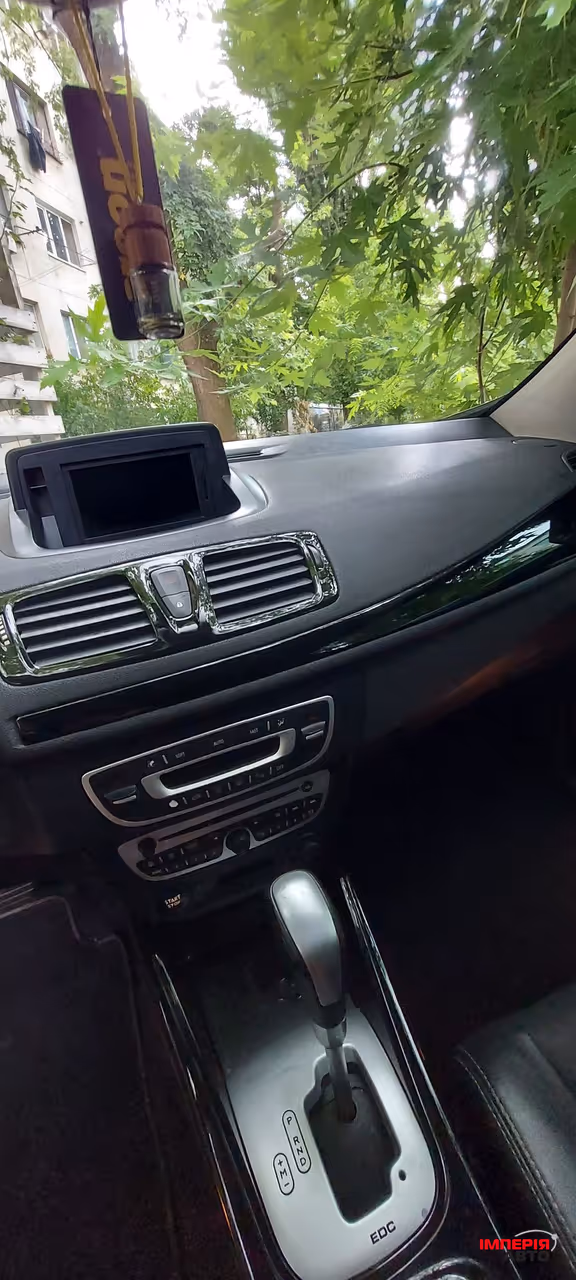Renault Megane - фото 18
